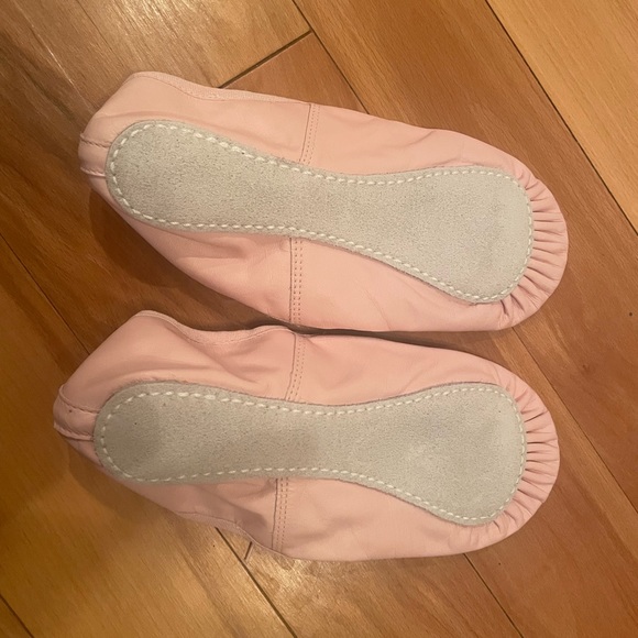 Capezio Ballet Slippers-- 5 5.5 6 or 6.5 Adult New in Pkg - Picture 3 of 3